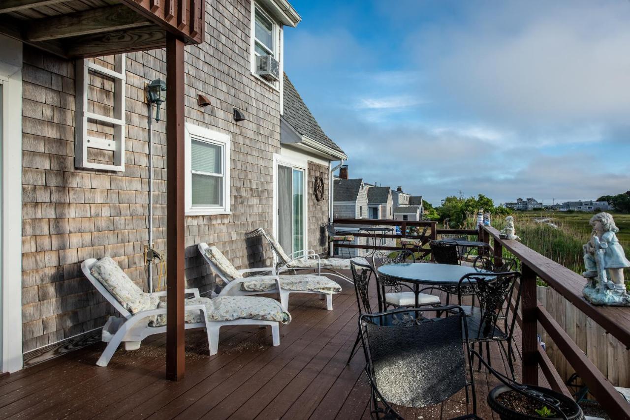 A Cape Cod Ocean Manor Inn Хианнис Экстерьер фото
