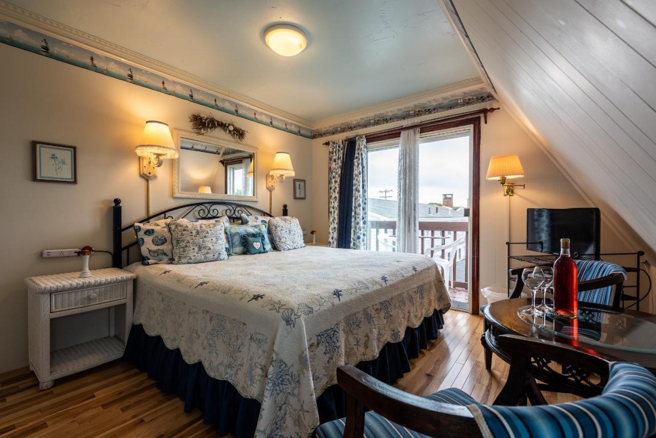 A Cape Cod Ocean Manor Inn Хианнис Экстерьер фото