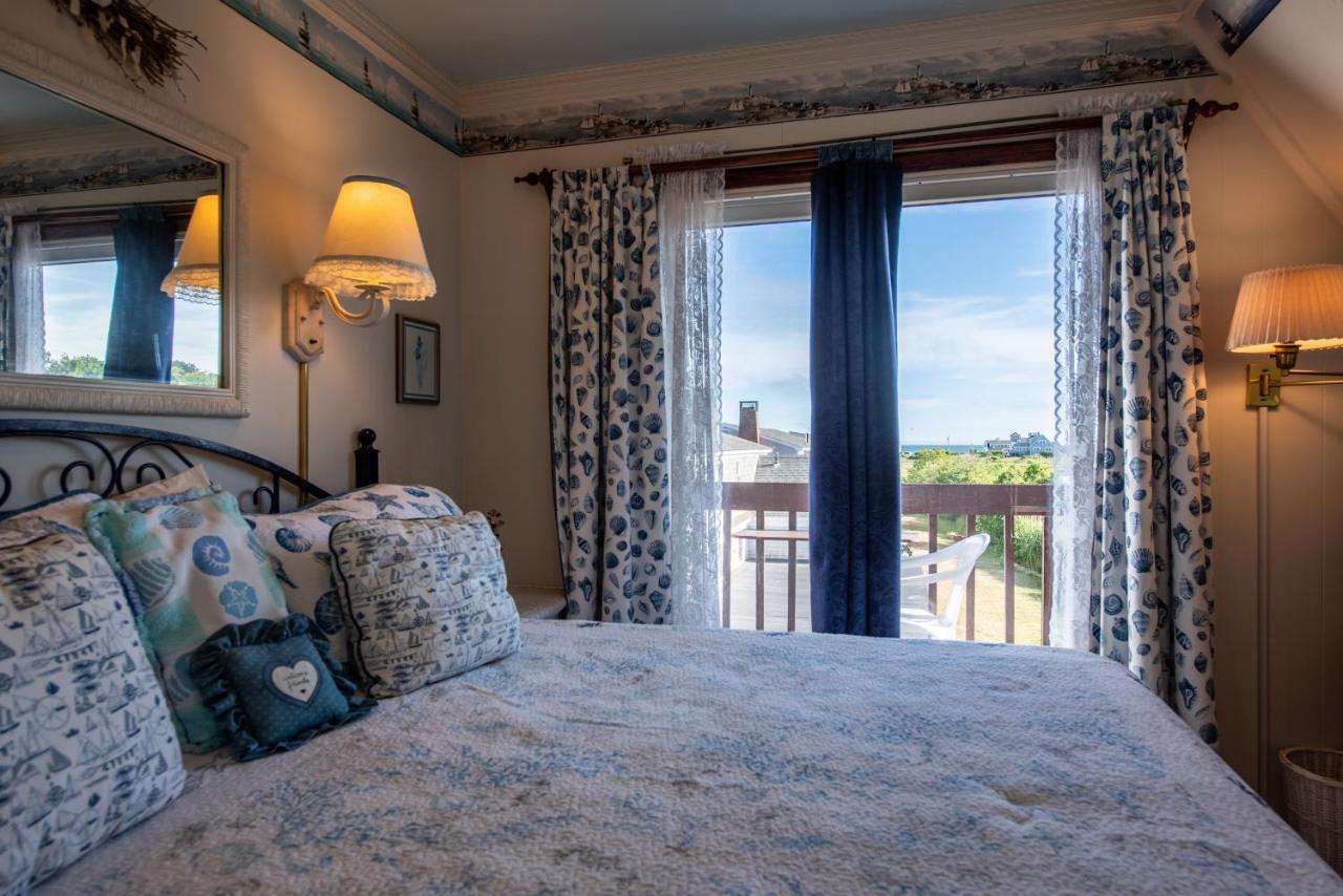 A Cape Cod Ocean Manor Inn Хианнис Экстерьер фото
